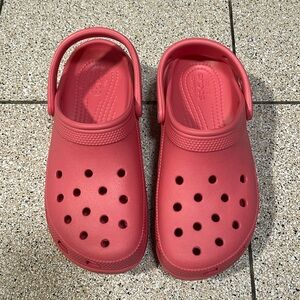 Crocs  - WOMEN'S CLASSIC PLATFORM CLOG Size 6W